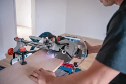 Bosch kapp-/gjæringssag gcm 18v-216 d solo
