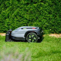 Grouw robotgressklipper core+ 600m²