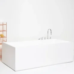 Laufen kartell gulvstativ rosa