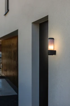 Lutec architectural hero vegghengt lampe m/ sensor mørk grå