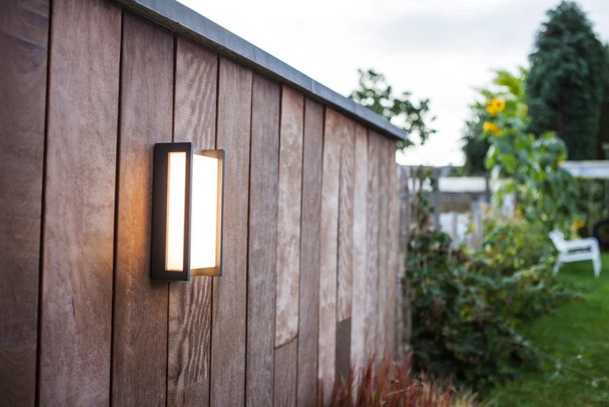 Lutec architectural qubo vegghengt lampe 110mm mørk grå
