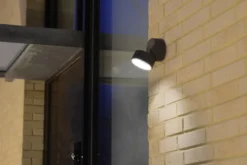 Lutec architectural trumpet vegghengt lampe mørk grå