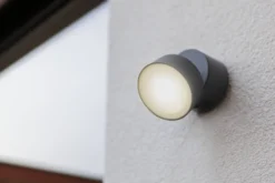Lutec architectural trumpet vegghengt lampe kullgrå