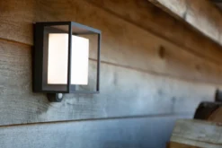 Lutec curtis sensor vegghengt lampe mørk grå