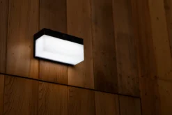 Lutec fran solar lampe sort