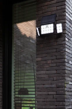 Lutec tuda solar lampe sort med 3 bevegelige lyshoder