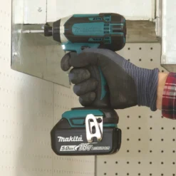Makita slagskrutrekker 18v dtd152z 1/4"