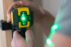Stanley cubix krysslinjelaser grønn med stativ og veske