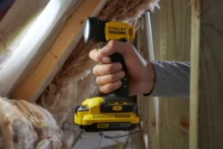 Stanley fatmax lommelykt 18v med bevegelig hode