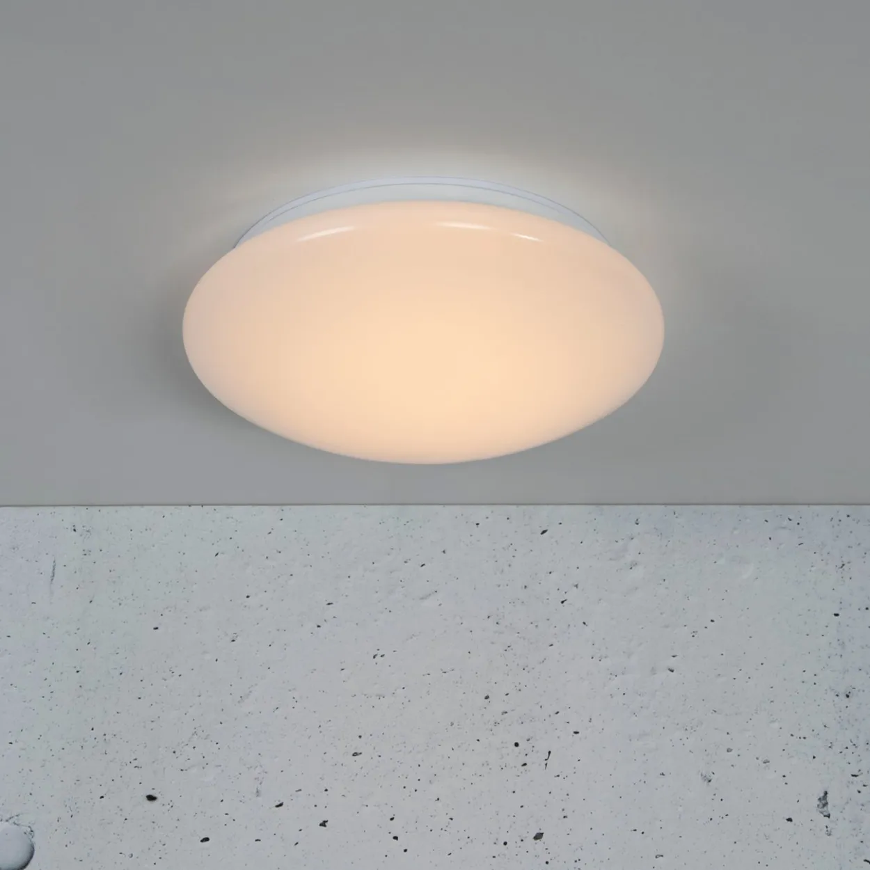 Trend monica plafond 25 ip44 av/på