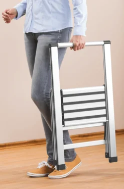 Wenko alu-design stige med 2 trinn satin