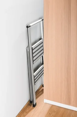 Wenko alu-design stige med 2 trinn satin